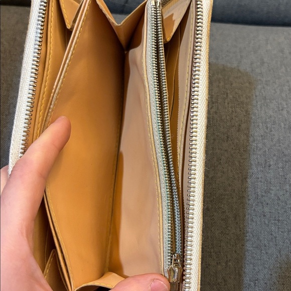 Louis Vuitton White Murakami long Wallet - Picture 8 of 16